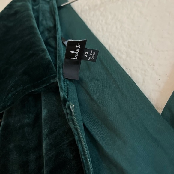 Emerald Green Velvet Flutter Sleeve Maxi Dress XS - Picture 8 of 8